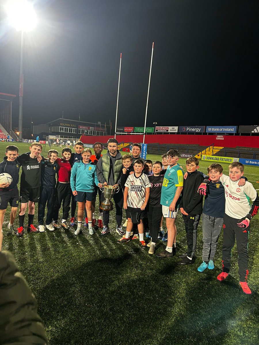 CelticPearse's tweet photo. We had a special guest appearance at the academy tonight. Seani  Maguire Cork City FC striker and the league of Ireland 1st division trophy. Great night amd some great snaps ⚽️👍🏻 https://t.co/G9s4qcde7s
