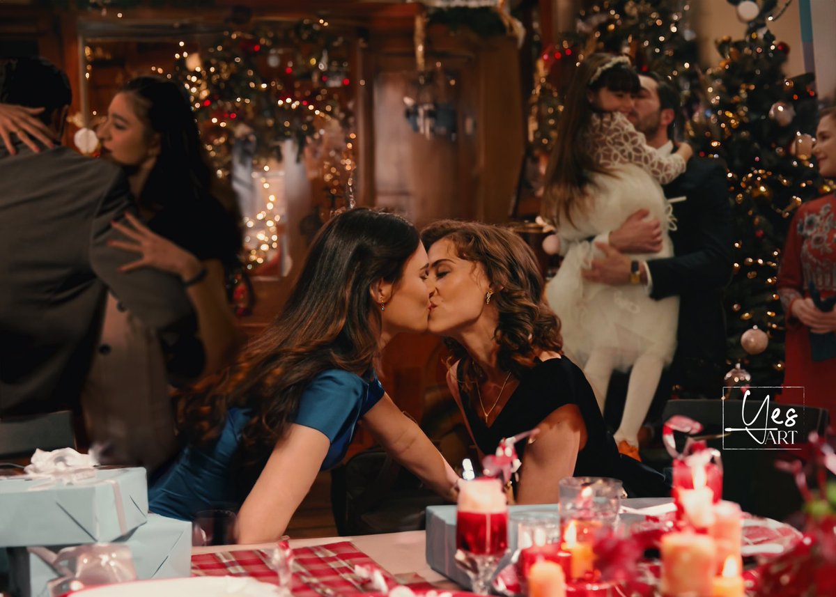 yesart26's tweet image. “Nuestra casa estaba inundada: la risa de Julia, la música, el olor de los pastelillos de Digna, los regalos que trajeron mi padre y Andrés pero sobre todo de besos, los tuyos y los míos.” 

#Mafin 

Este edit para aliviar la curva que estamos llevando.