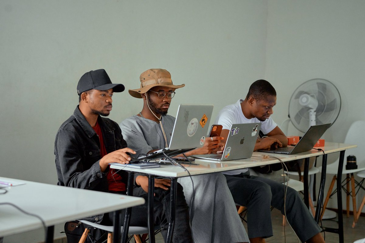 JossyKazitatu's tweet image. Dans le cadre d&apos;implémentation de la 2e phase du @msigreatlakes, @wikimediaRDC a oganisee 2jours d&apos;atelier de formation avancée sur @wikidata et SPARQL à Goma @go_innovation

 Nous avions appris à contribuer sur Wikidata et à créer les requêtes #SPARQL pour interroger Wikidata