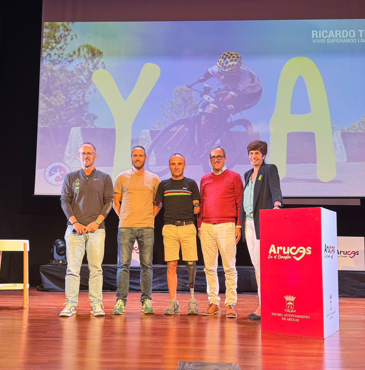 GranCanariaBW's tweet photo. El campeón mundial Ricardo Ten inspiró a más de 300 escolares con su charla “Vivir superando límites” en el Nuevo Teatro Viejo de Arucas.
#GranCanariaBikeWeek #GCBW #arucas https://t.co/EltrdnHWiN