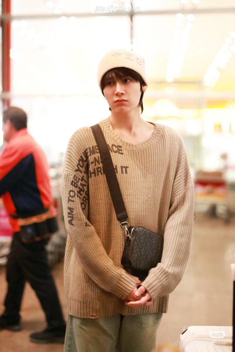 Emma🍑 (@peatlover1234) on Twitter photo The baby is so gorgeous✨️🫠
I really like the way he dresses like a K-pop idol😭✨️
<a href="/peatwasu/">peatwasu #ต้องรัก</a>
#peatwasu #CaptainPeat
©️肉脸颊 小红书 The baby is so gorgeous✨️🫠
I really like the way he dresses like a K-pop idol😭✨️
<a href="/peatwasu/">peatwasu #ต้องรัก</a>
#peatwasu #CaptainPeat
©️肉脸颊 小红书