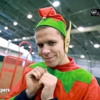 100 años de mala suerte si bajas y no reaccionas a Szczesny navideño