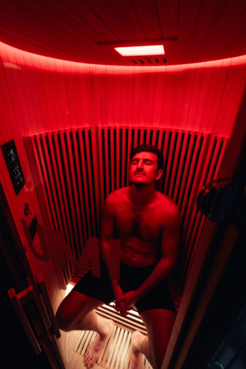 lumitherapy's tweet photo. @HarryMaguire93 signs for @lumitherapy ✍️ 

Great to have him onboard as our wellness ambassador and investor 🧊 https://t.co/Us0KJS9G6s