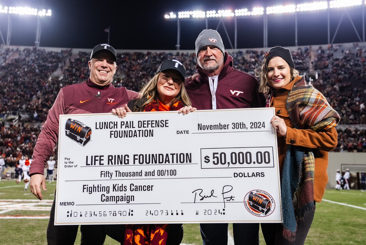 LifeRingSWVA's tweet image. 🏈 Saturday’s Commonwealth Clash- Lunch Pail Defense Foundation gave $50,000 to FKC 🎗️ Thank you to Bud Foster for helping create a strong community of support, care, and bright futures for kids battling pediatric cancer in SWVA 👏
🧡 Congrats on the Tech Triumph🦃 Go Hokies!