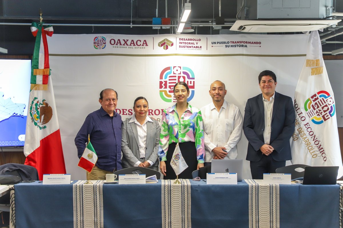 DesEconomicoOax's tweet photo. En este foro, en equipo con la @UNAM_MX, @cepal_onu  y la @FESAMERICENTRAL, queremos nutrirnos de ideas, estrategias y alianzas que impulsen la productividad y competitividad de Oaxaca. 

@salomonj #Oaxaca https://t.co/WRBPLnjExY