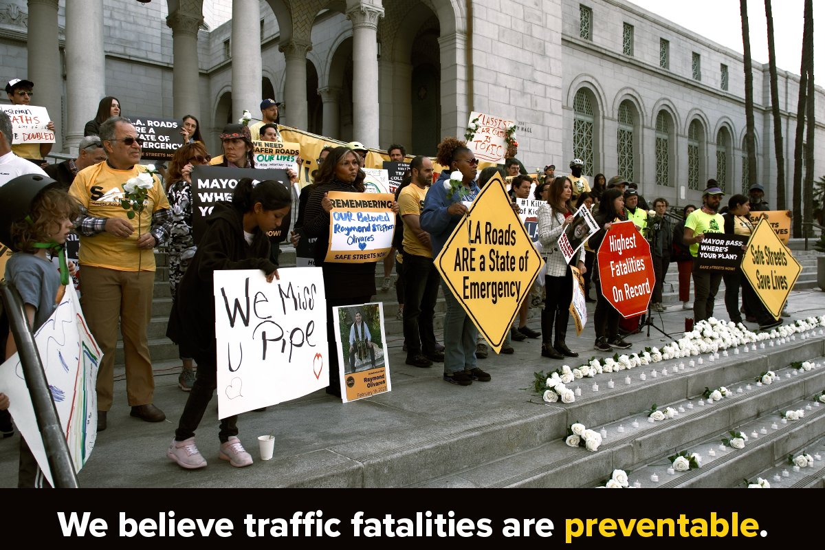 StreetsR4Every1's tweet photo. We believe traffic fatalities are preventable. That’s why SAFE works to pass sensible legislation. Last year, we helped pass 8 bills to protect pedestrians, cyclists, and drivers.
#GiveSAFE this holiday season to power our 2025 agenda and create safer roads.
#SupportSAFE https://t.co/30tbPUtuG9