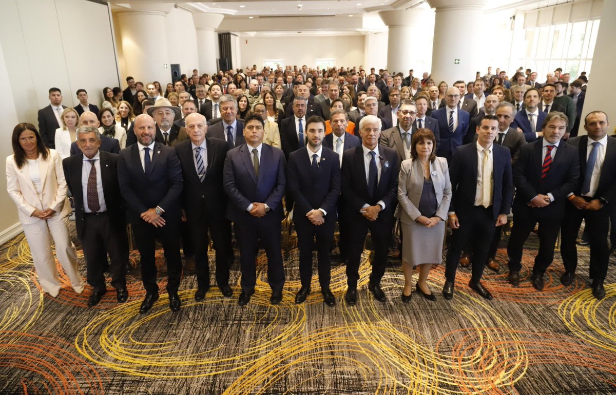 Participé de la reunión del Consejo para la Reforma del Código Procesal Penal Federal en Comodoro Rivadavia. Gracias al ministro de Justicia de la Nación <a href="/m_cuneolibarona/">Mariano Cúneo Libarona</a> por la invitación.