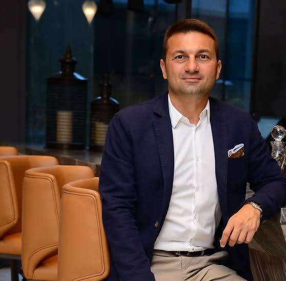 #ORGE Orge Enerji CEO'su Nevhan Gündüz:

◾Ürettiğimiz AC şarj istasyonlarında yerlilik oranı %70'in üzeinde. DC tarafında çalışmalarımız devam ediyor 

◾Şarj istasyonu yazılımlarını kendimiz geliştirdik.

◾Kendi yazılımımıza sahip modellerimiz olduğu için dünyayla da rekabet