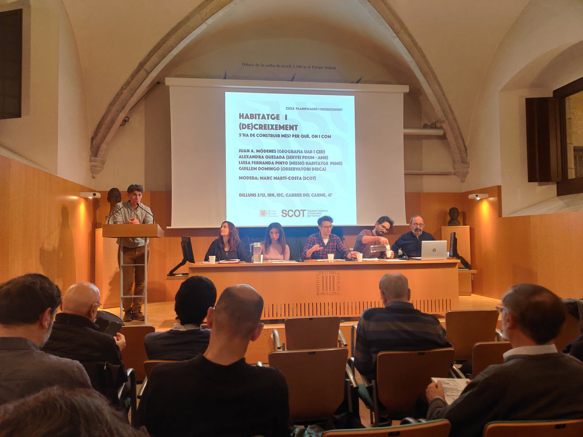 Debat interessant a <a href="/Territori/">Territori</a>, entre <a href="/ModenesJA/">Juan Antonio Módenes</a>, <a href="/LuisaFerPinto/">Luisa Fernanda Pinto R.</a>, <a href="/wilisunt/">will</a> i <a href="/alexandra_qs/">alexandra quesada</a>,  sobre la pregunta de si cal construir més. Cert consens en la idea que podem augmentar l'oferta d'habitatges reduïnt ocupació de sòl i emissions (en construcció, ús i mobilitat obligada)