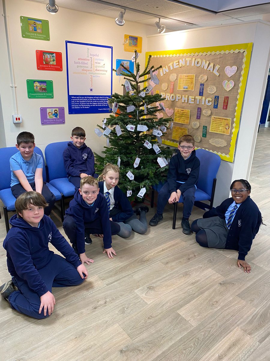 StAndrewsOLAAS's tweet photo. Thank you to our Mini Vinnies for preparing our Giving Tree โจ๏ธ๐๐
#Advent #Timetoprepare #MiniVinnies https://t.co/uMMr7VnWaH