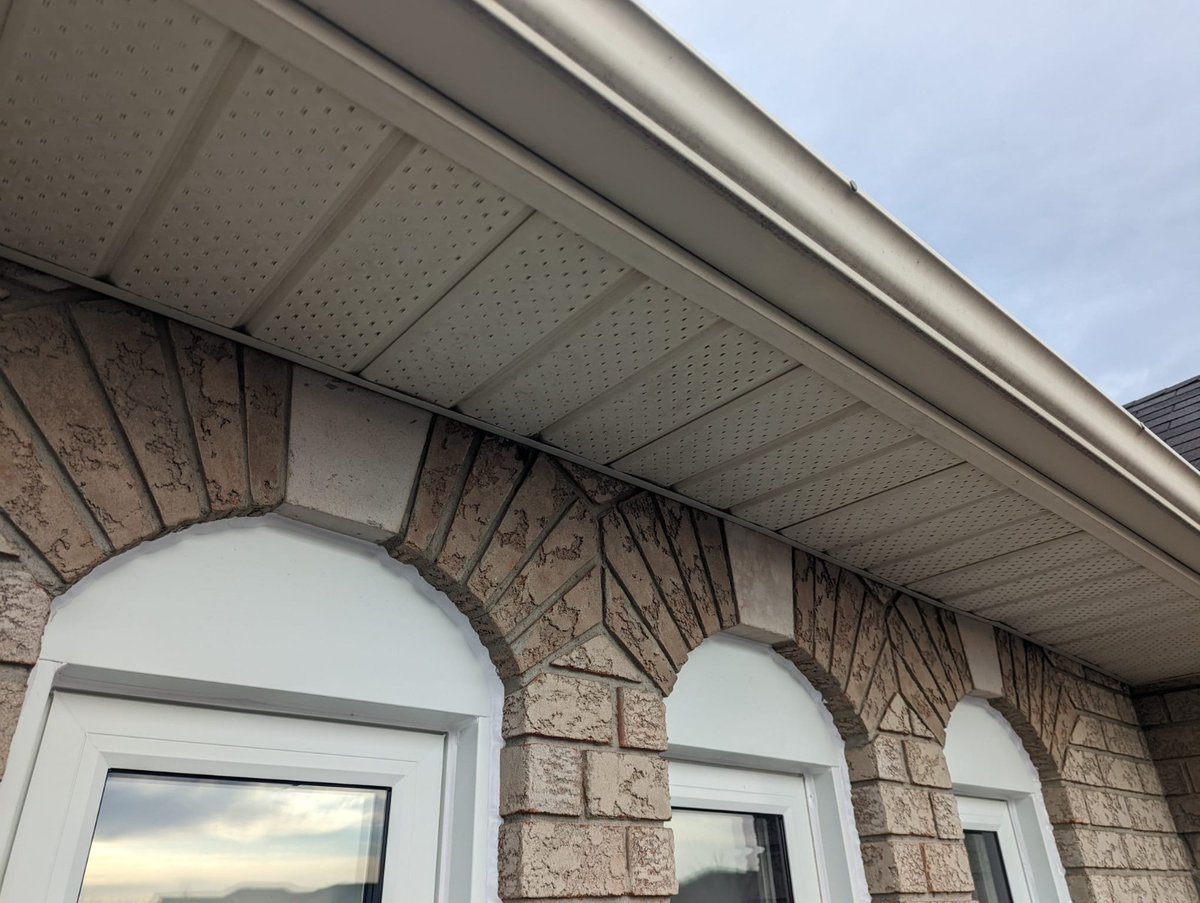 Toronto Roofing Services: Shingle repairs, inspections. FREE estimates. Satisfaction GUARANTEED. Licensed, insured. 10+ yrs exp. GTA service. 
Call/text: (416) 247-2769 
or visit: torontoroofrepairs.ca

#roofing #toronto #mississauga