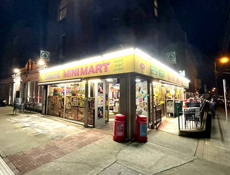 Like a street corner in New York, Spar on Catherine Street transformed and ready for filming 🎥 of Irish/American movie "4 Kids Walk Into A Bank" starring Liam Neeson. The movie will be filmed in Limerick throughout this week.