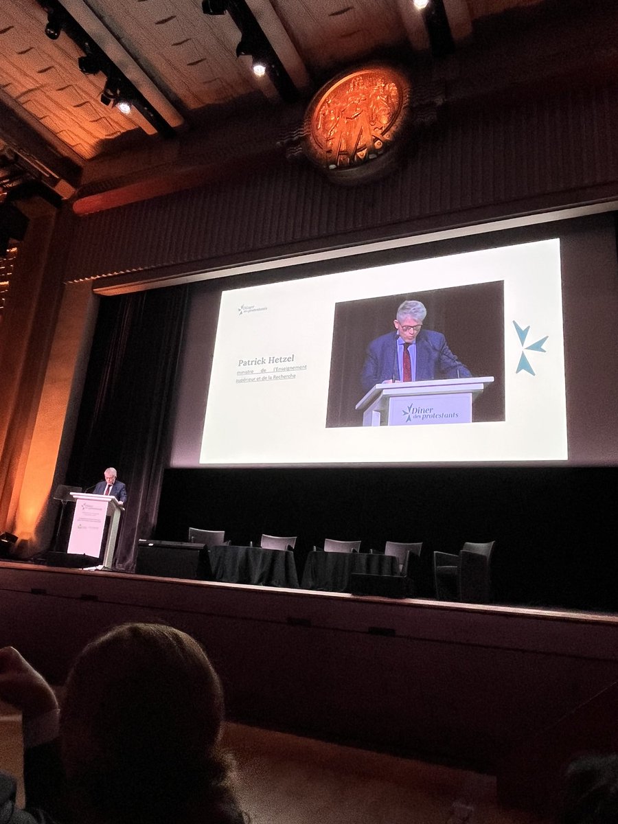 Stauffacher Jean-Raymond (@stauffacherjr) on Twitter photo Patrick Hetzel, ministre de l’Enseignement supérieur et de la Recherche conclut la soirée en retraçant quelques usages du concept de fraternité dans notre République. Il encourage enfin les protestants à chercher à rassembler dans le contexte de notre société fracturée. <a href="/FPFCom/">Fédération protestante de France (FPF)</a> Patrick Hetzel, ministre de l’Enseignement supérieur et de la Recherche conclut la soirée en retraçant quelques usages du concept de fraternité dans notre République. Il encourage enfin les protestants à chercher à rassembler dans le contexte de notre société fracturée. <a href="/FPFCom/">Fédération protestante de France (FPF)</a>