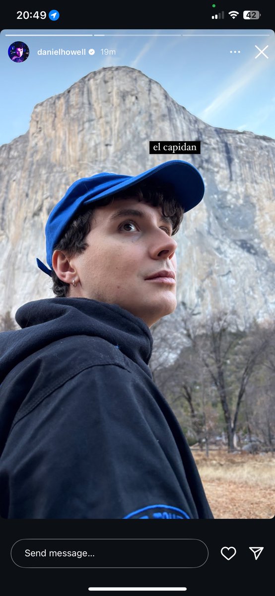 hes so stunning im losing my mind Why ru so gorg Girl 😭😭😭😭😭😭😭 Pleas😭😭😭😭e😭😭😭😭😭😭😭😭😭😭😭