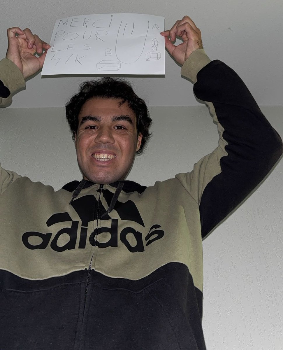 RAYANANAS🍍  tweet media