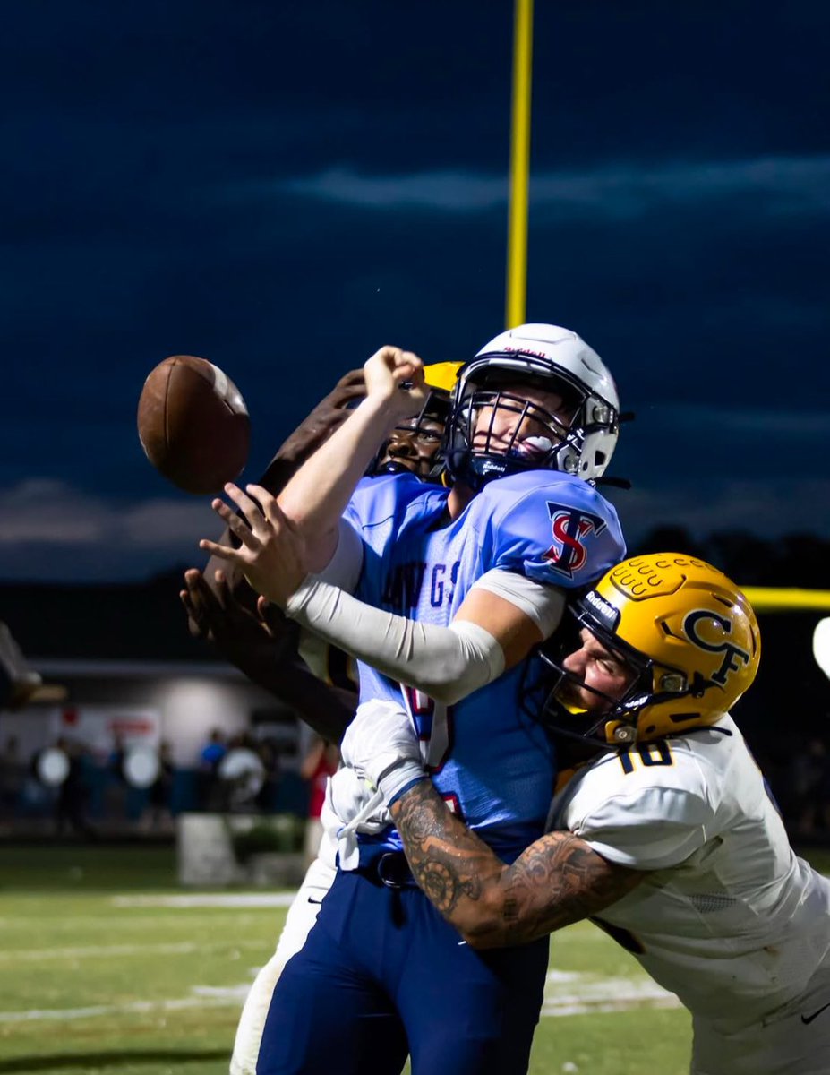 WilliamWicklin's tweet photo. These past 2 years at @cfhs_football have been nothing but great. Thank you to all my brothers who went “All In” for one another. I appreciate every coach that took their time away from family to come help us be Great! Thank You Cape Fear!

@JakeThomas52 @HavAGr8sDay https://t.co/PuH4TlV7f2