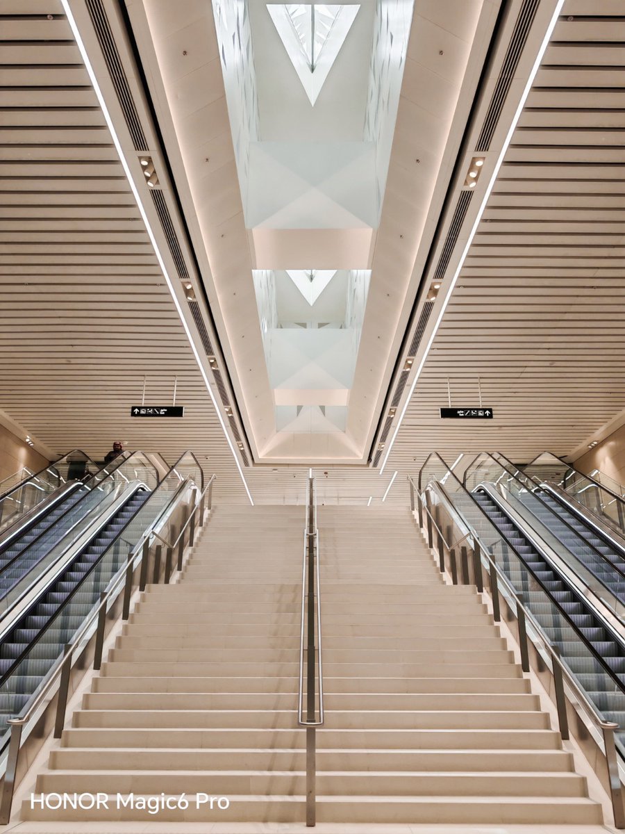 HonorKSA's tweet image. صورة بعنوان مرحبأً #ميترو_الرياض بعدسة هاتف #Magic6Pro.

شاركونا صور مترو الرياض بهواتف هونر.
#HONOR