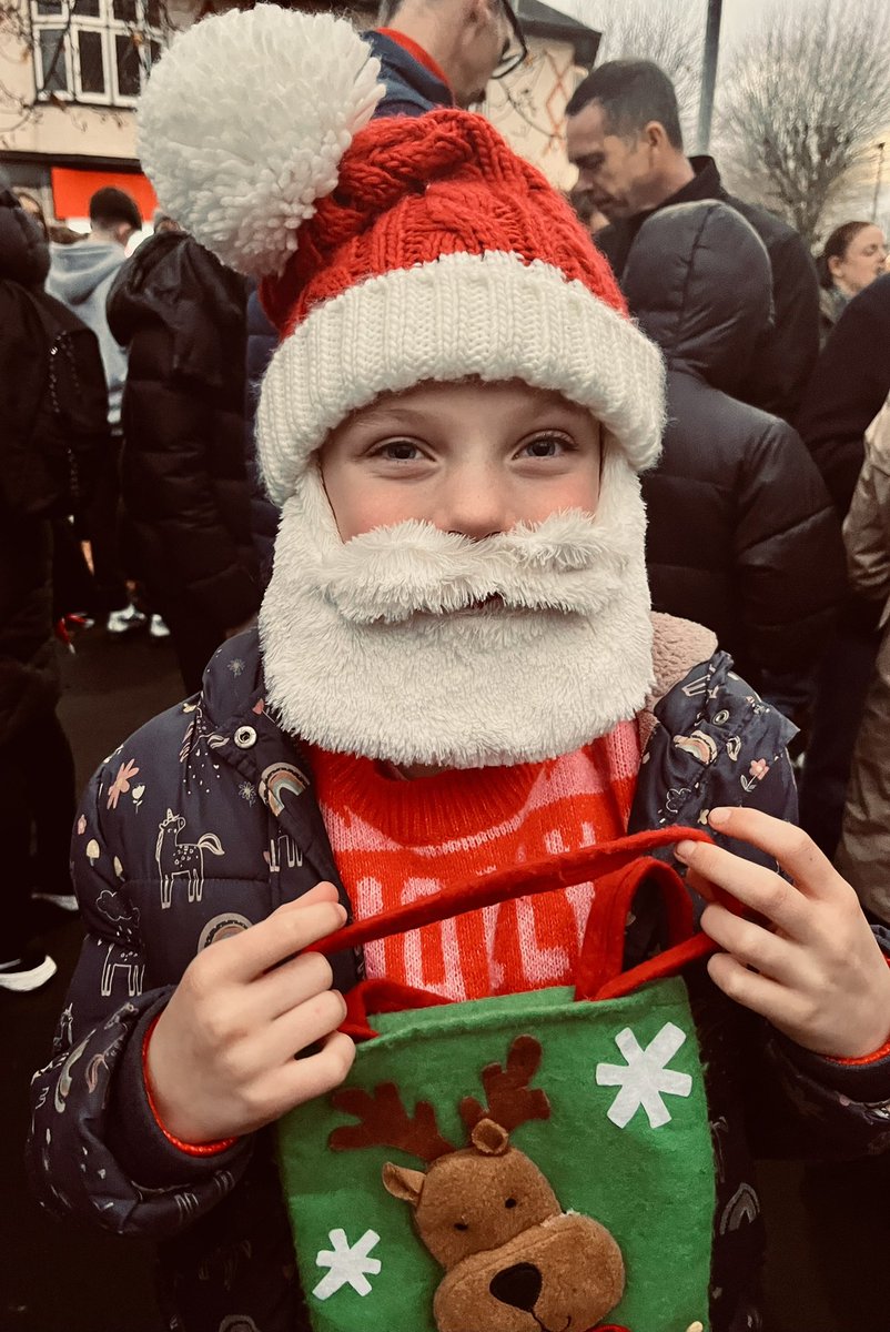 Decided to decorate the kids too this year 🎅🏻
