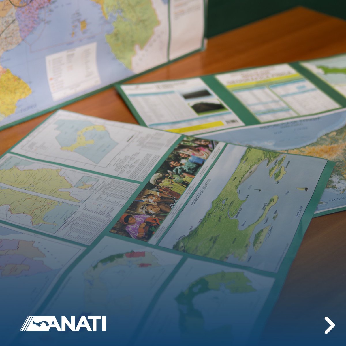 anatipma's tweet photo. 🌍 La Arq. Rosario Cárdenas recibió 2,500 ejemplares de la Síntesis Geográfica de Panamá. Este documento reúne mapas y datos clave para comprender nuestro territorio. ¡Un paso más en la educación y planificación territorial de Panamá! #ANATI #GeografíaPanamá https://t.co/HfcZF9Yep3