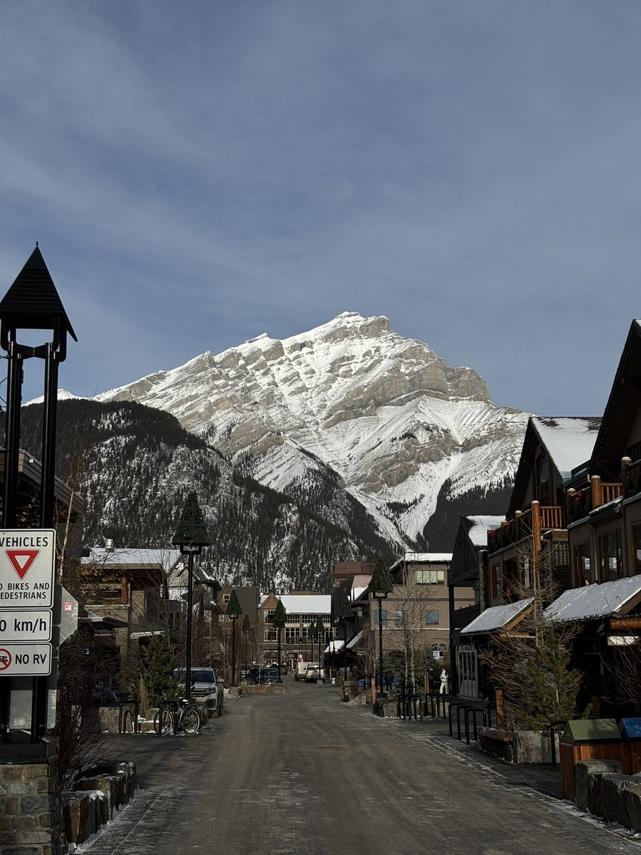 KonhauserGeobio's tweet image. Konhauser Geobio takes Banff this weekend!
We’re super excited to be hosting #Geobiology2025 next May 20-24 for a week of scientific discussion in a beautiful and geologically rich corner of Canada 🏔️🧬🧪
Register here: cms.eas.ualberta.ca/geobiology2025/