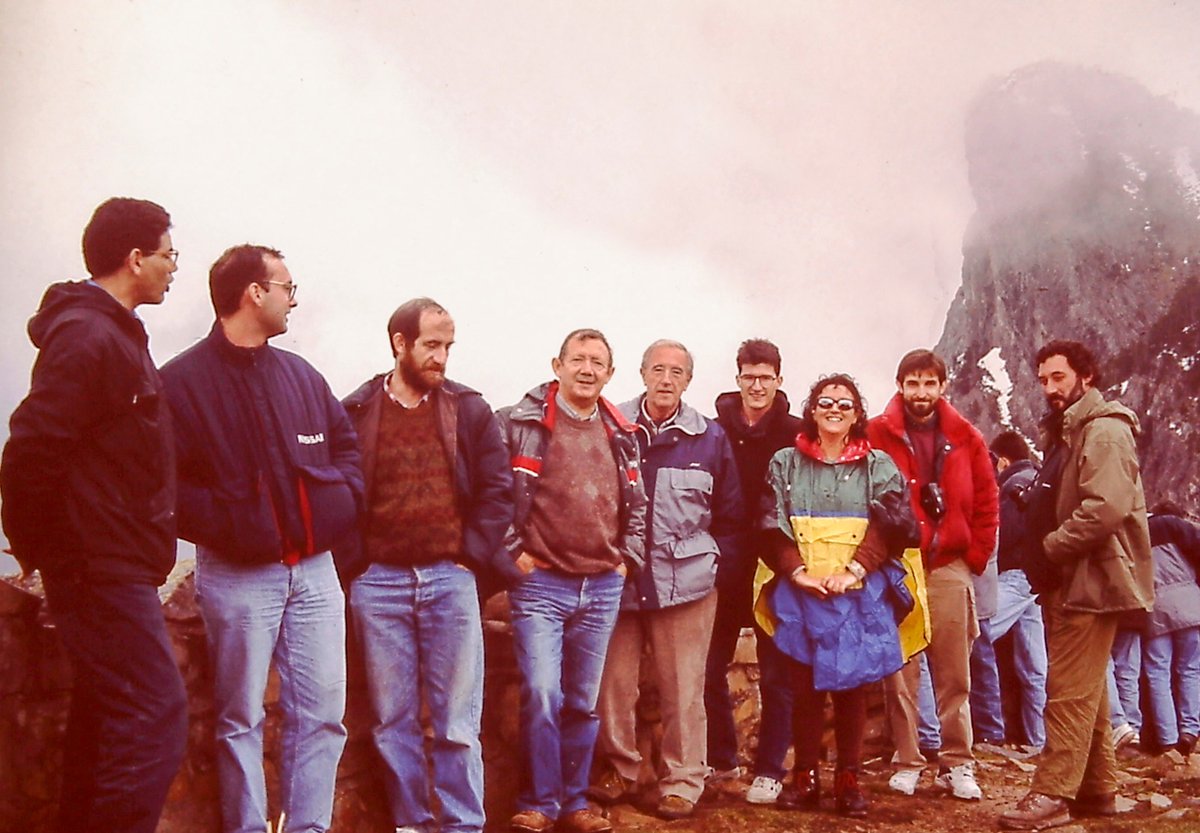Arturolarena's tweet image. Hace 30 años medio centenar de periodistas que cubriamos información ambiental, de forma más o menos continuada, creamos @APIA_es. Este #3D nos reuniremos en el #CONAMA para celebrar el presente y el futuro del #PeriodismoAmbiental efeverde.com/apia-30-anos-d…