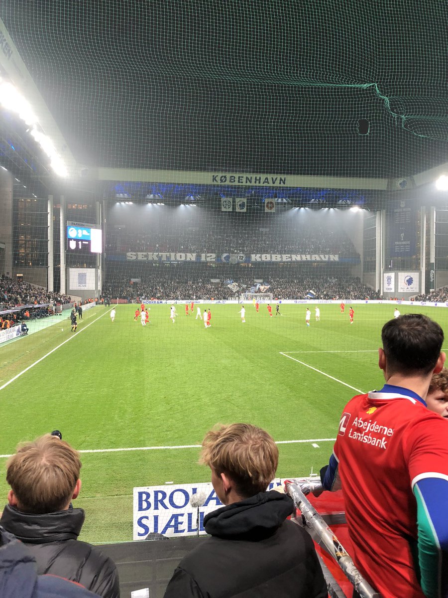 LucasPeippo's tweet photo. Endnu en lorteaften for FCN i Parken. Top 6 bliver ekstremt tæt, og spørgsmålet er om vi har niveauet næste år… #fcndk #sldk https://t.co/mqstFkvOTX