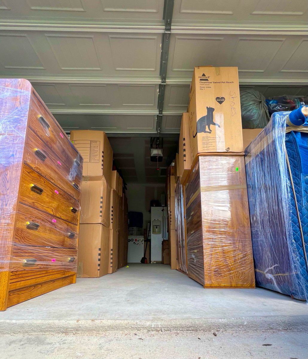 RuffnReadymovin's tweet image. Packed and stacked like a game of Tetris—but with way more care, making sure everything fits perfectly under the tree! 🎄 Your belongings, safely stored and ready for the journey ahead. 🚛   

#ProfessionalPacking #MovingDay #Movers #PackingPros #MovingMadeEasy #DanaPointMovers