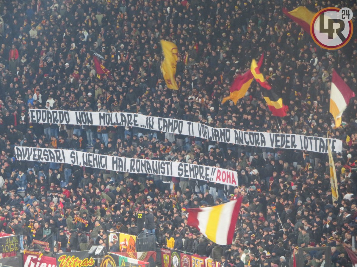 LAROMA24's tweet photo. 📸🐺 EDOARDO NON MOLLARE... IN CAMPO TI VOGLIAMO ANCORA VEDER LOTTWRE.. AVVERSARI SÌ, NEMICI MAI, ROMANISTO AEMPRE!! 

#RomaAtalanta #asroma #curvasud https://t.co/skGbONmKFD