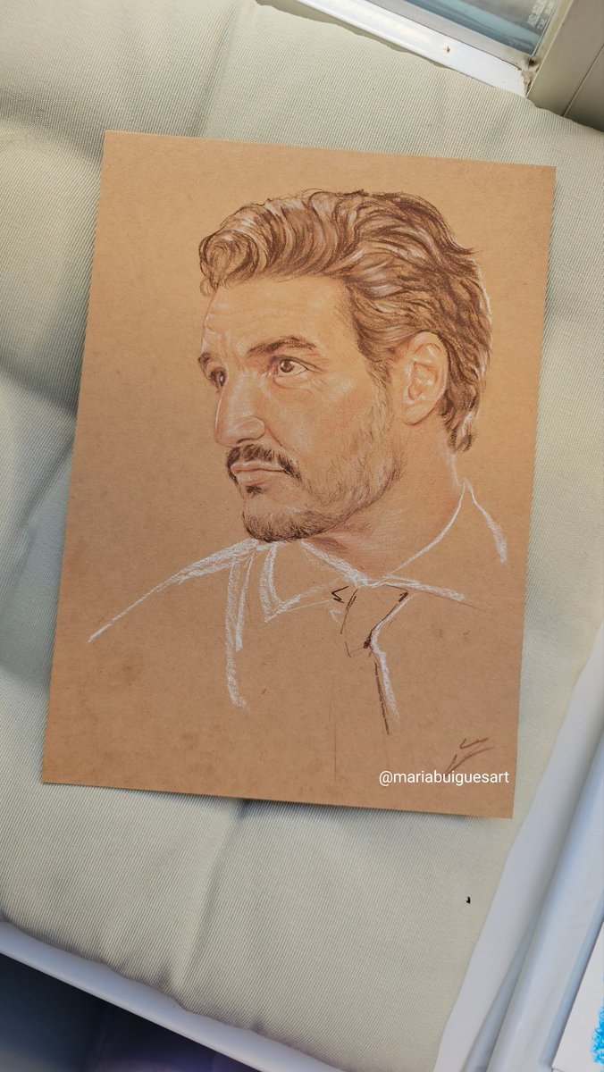 🙌🏻✨Jose Pedro Balmaceda Pascal✨🙌🏻
Recent commission I did! Loved working on it!!
If you are interested in a personal drawing of your fav actor/idol, write me by DM!

#fanart #fanartfriday #portait #pencildrawing #pencilportrait #pedropascaledit #pedropascal #pedropascalfanart
