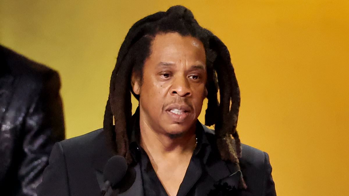DailyMail's tweet image. Jay Z's luxury cannabis company goes up in smoke after struggling to sell $50 joints trib.al/QNfqJHC