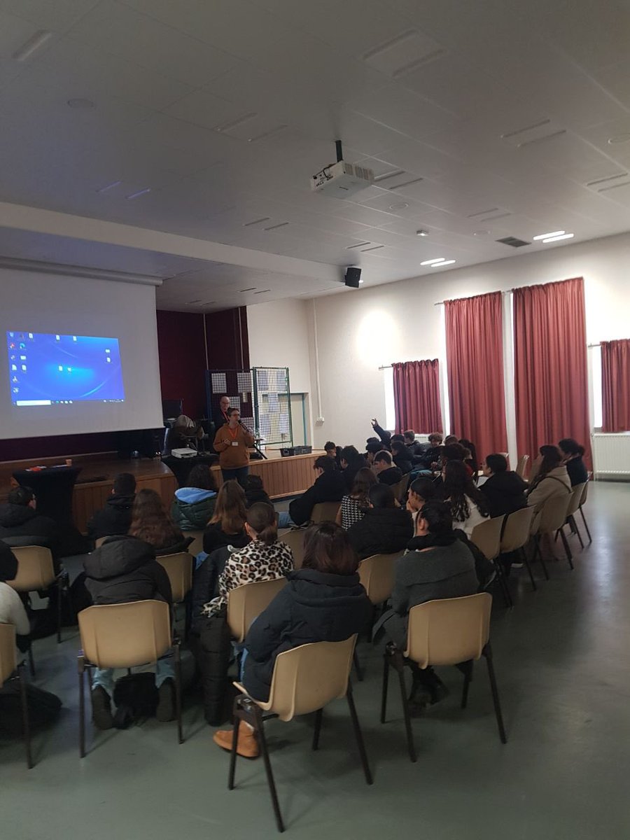 🎒📚 Intervention au Collège Julie Daubié à Rombas. 
Un moment d’échange avec les élèves sur les valeurs du respect, de l'égalité et de la fraternité, afin de construire un environnement scolaire inclusif &amp; bienveillant, et un avenir SANS HAINE.