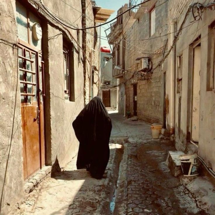 Balaghl's tweet photo. أتحسبُ الناس كالأبواب تطرقُها
أتحسبُ الفتحَ سهلًا بعدماَ انغَلقُوا؟ https://t.co/9Kg1bvHegA