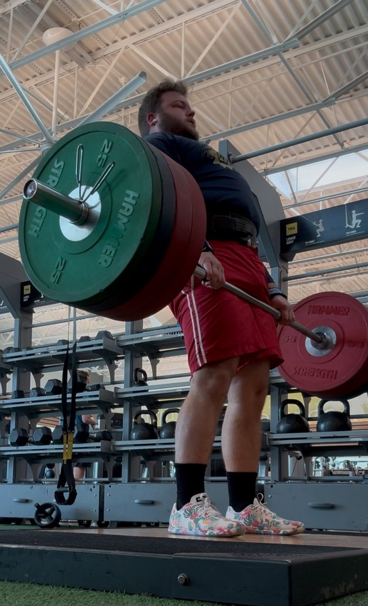 Tested my one rep max for the first time in years and broke 1000lb. 🎉🎉🎉
245 bench, 455 squat, and 405 deadlift.
Total: 1105 lbs 

#redteamfit