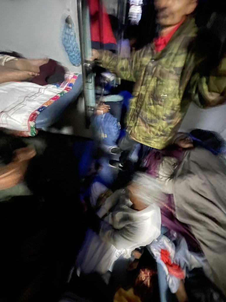 raosurjeetsingh's tweet image. This is the condition of Reservation Coaches in Indian Railway trains Jaisalmer to Sabarmati BG!
How 30-40 Vande Bharat make india proud??
@RailMinIndia @RailwaySeva @AshwiniVaishnaw @NWRailways