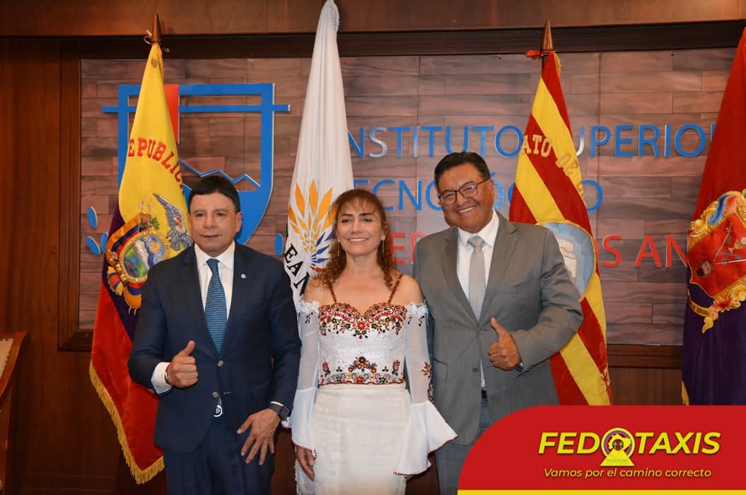 Hoy mantuvimos una importante reunión con la Ing. Patricia Núñez Ramos, Asambleista por Chimborazo, y el Abg. Franklin Samaniego, Asambleista por Pichincha y la Unión de Taxis de Chimborazo, solicitamos incluir en la nueva Ley de Alivio Financiero la Reformar el Art. 386 del COIP