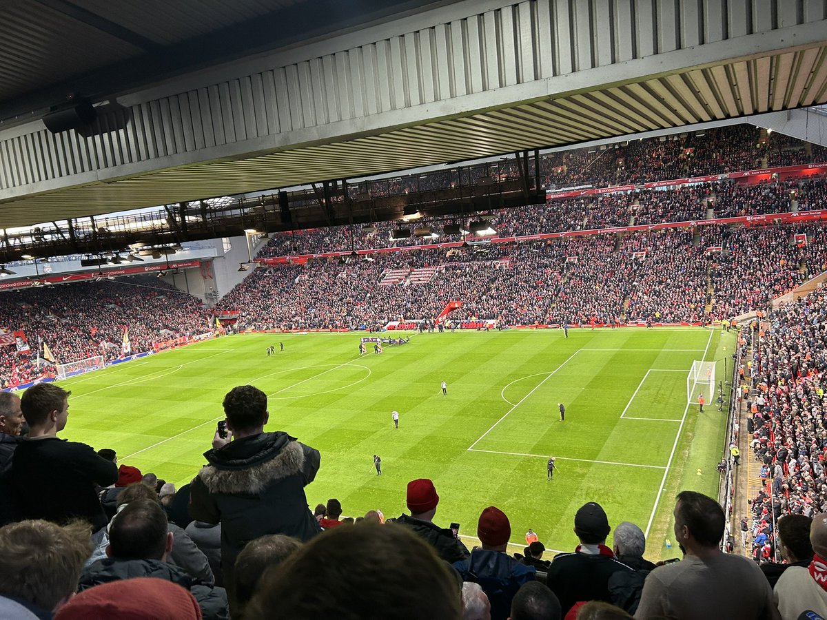 declan_diamond's tweet photo. What a performance and atmosphere at Anfield 😍 https://t.co/UvPYOfmkxf