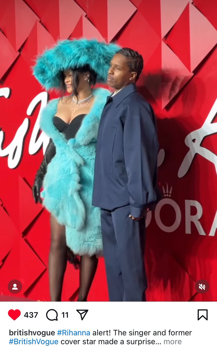 Sarah_EmilyP's tweet photo. The queen has arrived #Rihanna #BritishFashionAwards https://t.co/ErMvj4CVHg