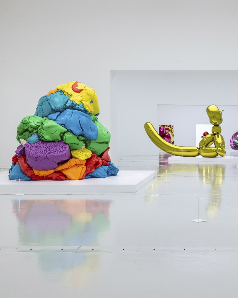 Play-Doh” (1994-2014) is made of polychromed aluminum. The 27