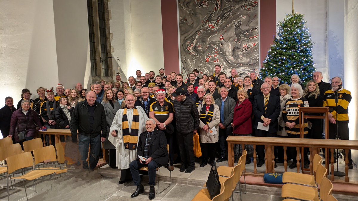 🌲 Diolch to everyone who came tonight for the club's carol service at the Cathedral, and a special mention to Club Chaplain, Canon Andrew Lightbown, for organising the evening 🖤💛

#COTP #YmlaenCasnewydd