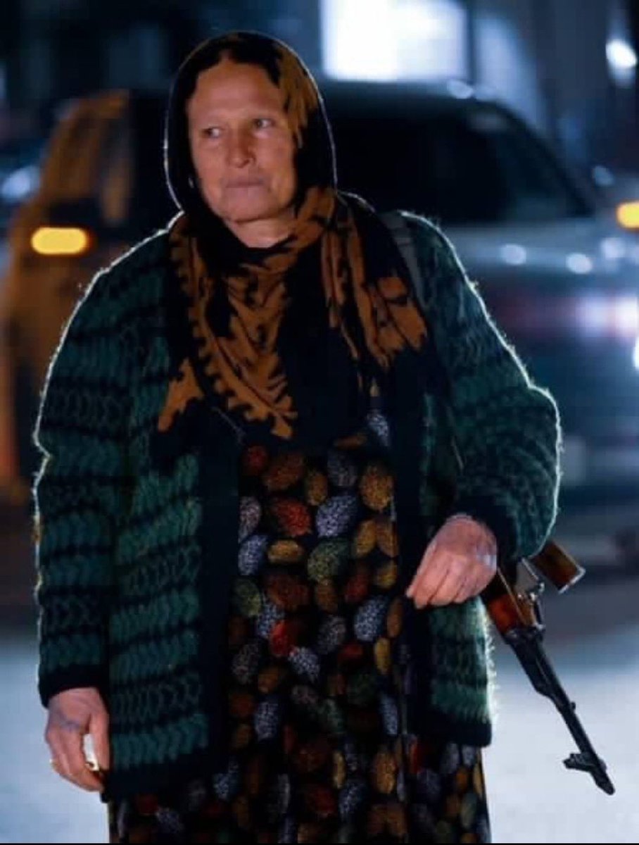 Kürtler e boyun eğdireceklerini sananlar.
 Kürt tokadı yememiştir...