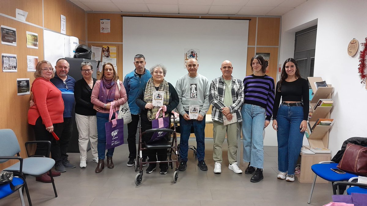 Hoy <a href="/Asejer_oficial/">ASEJER</a>  ha estado en  <a href="/avasis_s/">AVASIS</a>  con dos testimonios que ponen, una vez más de manifiesto, que detrás se esconde el abuso sexual infantil. 
❤️¡Gracias por vuestra generosidad!❤️

#ASI
#PatologíaDual
#SaludMental
#Adicciones
#TrabajoEnRed

<a href="/SaludMentalAnd/">Salud Mental Andalucía</a> 
<a href="/saludand/">Consejería de Sanidad, Presidencia y Emergencias</a>