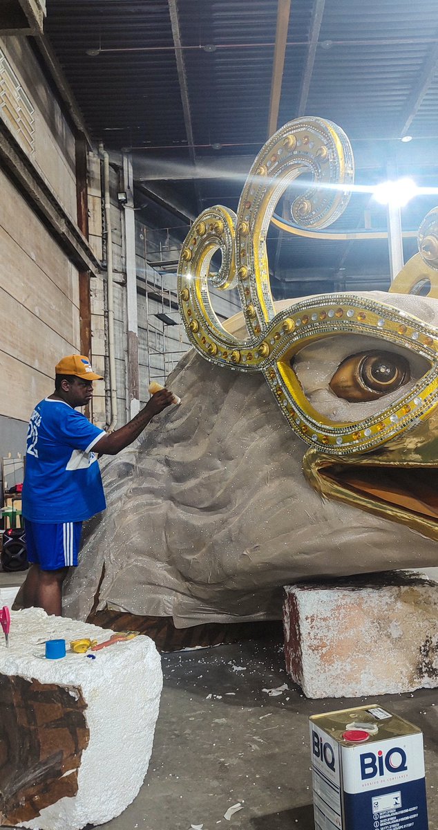 Junto com meu irmão Antônio Gonzaga, pensamos em trazer uma celebração ao samba que ano que vem fará 30 anos. Os versos “deixa a Portela passar/ é voz que não se cala, é canto de alegria no ar” refletem o que desejamos para nossa centenária: altivez, confiança, leveza e orgulho.