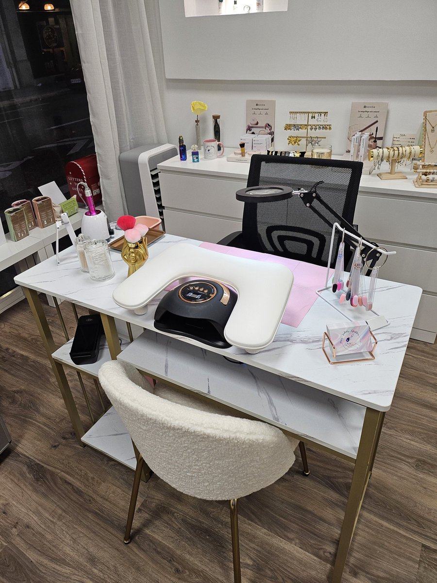 𝔼𝕞𝕚 tweet media