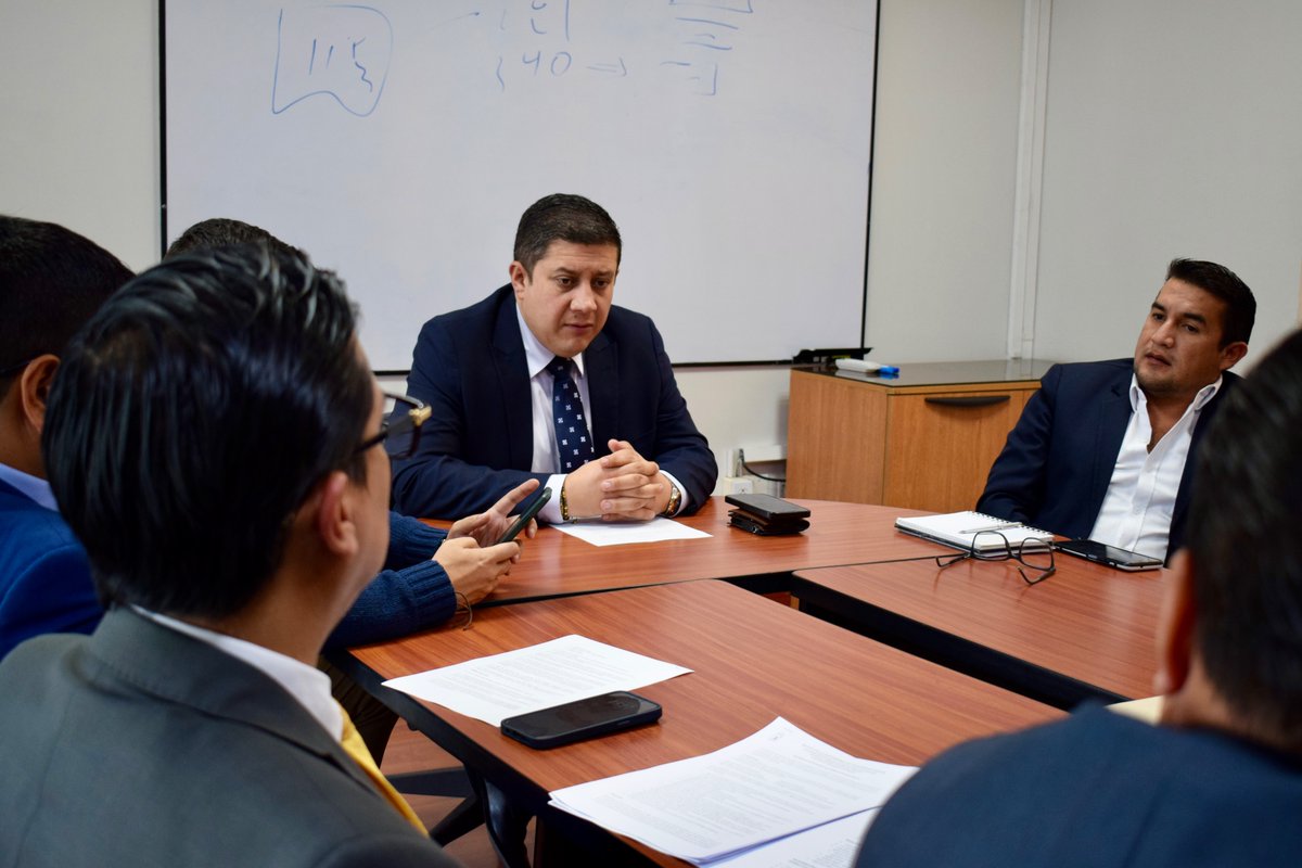 IESSPichincha's tweet photo. #IESSInforma | El director provincial del @IESSPichincha, @MarcoSalazarEC lideró una reunión estratégica de trabajo con los coordinadores de las distintas unidades de negocio. https://t.co/f0ZRjBgzev