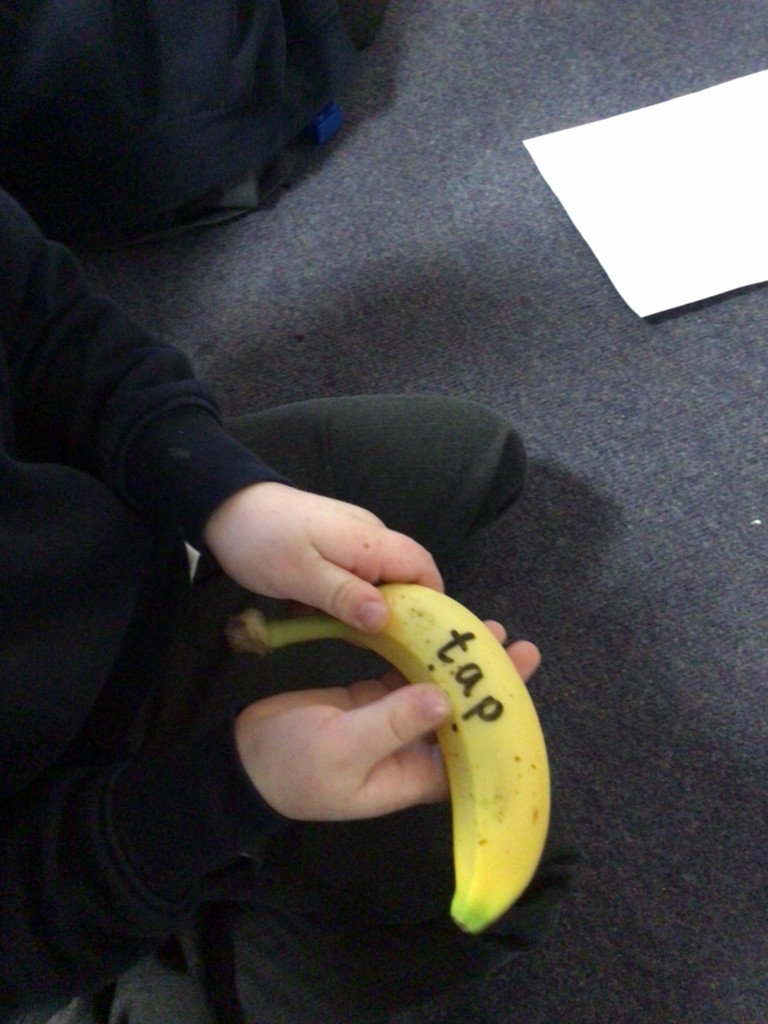 EYFSStMargaret1's tweet image. Snack and a reading challenge ... why not? Our children loved using their phonics skills to read the words before peeling their bananas and tucking in 🍌 #eyfs #eyfsreading #eyfsliteracy #phonics #receptionprovision #phonicsprovision