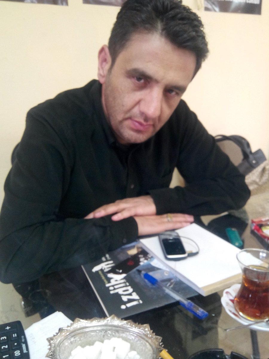 Neye üzülsem yokluğuna ağladım.