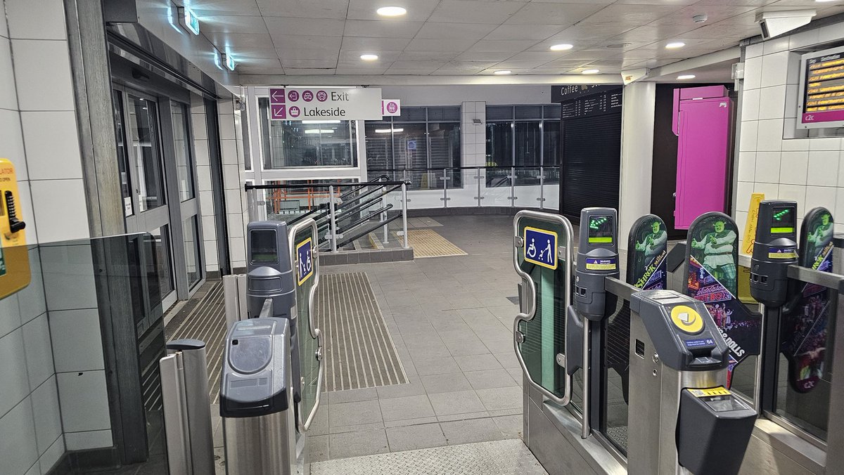 How serious is <a href="/c2c_Rail/">c2c Rail</a> about preventing fare evasion? Not at all. Gates open. No staff.  <a href="/transportgovuk/">Department for Transport</a> <a href="/TransportFocus/">Transport Focus</a> <a href="/railandroad/">ORR</a>