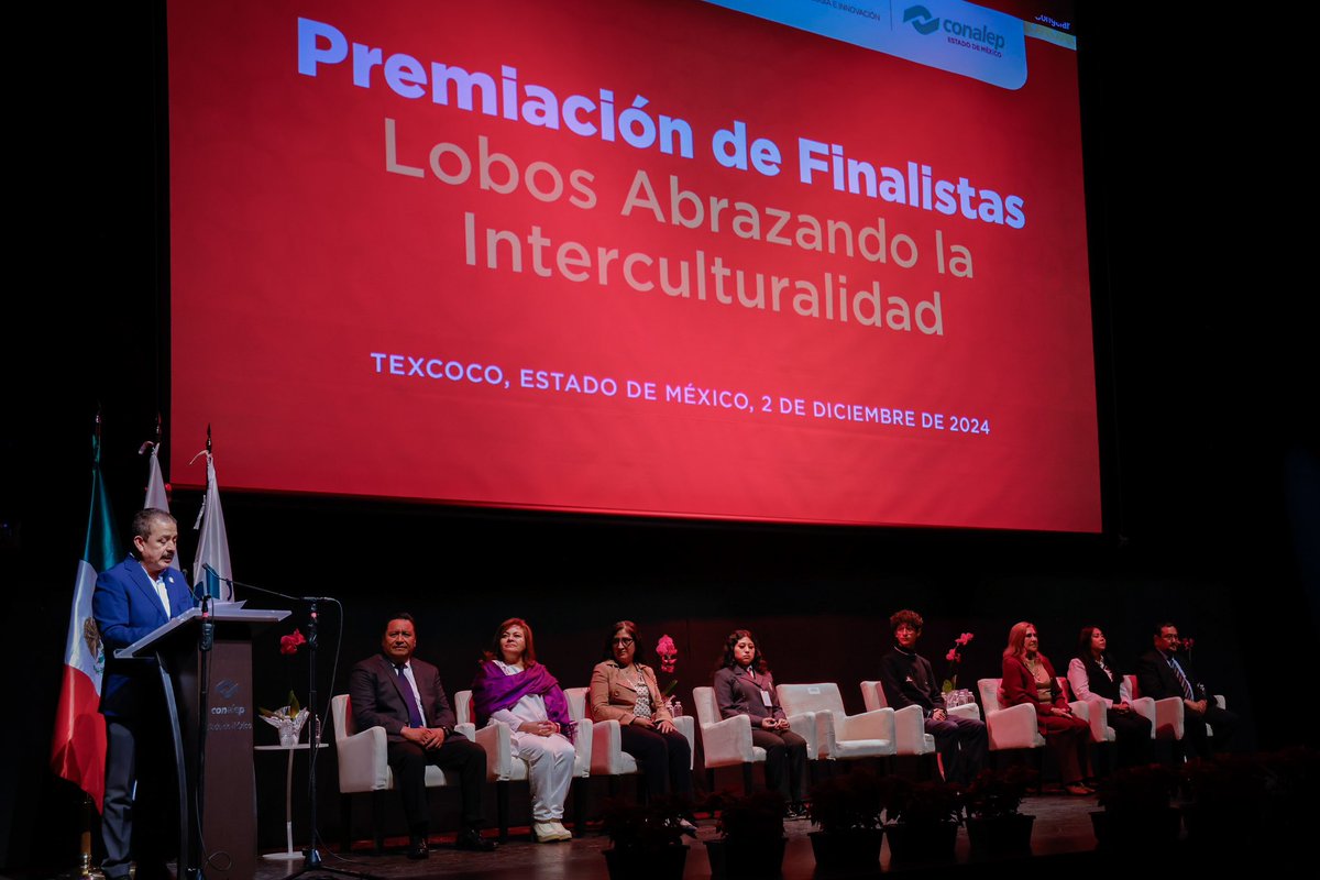 secti_edomex's tweet photo. El Srio. Miguel Ángel Hernández Espejel reconoció el esfuerzo de más de 600 estudiantes que participaron en el festival “Lobos Abrazando la Interculturalidad” del @Conalep_Edomex, demostrando que la interculturalidad es el puente entre nuestro pasado y el futuro que construimos. https://t.co/4Kt6yhMxDz