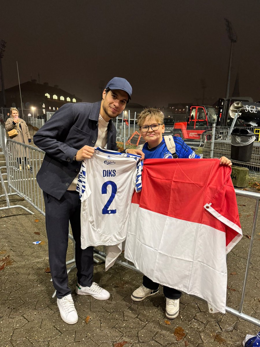 Love to see it <a href="/KevinDiks_/">Kevin Diks</a>🇮🇩🤍💙

#fcklive #sldk #kevindiks