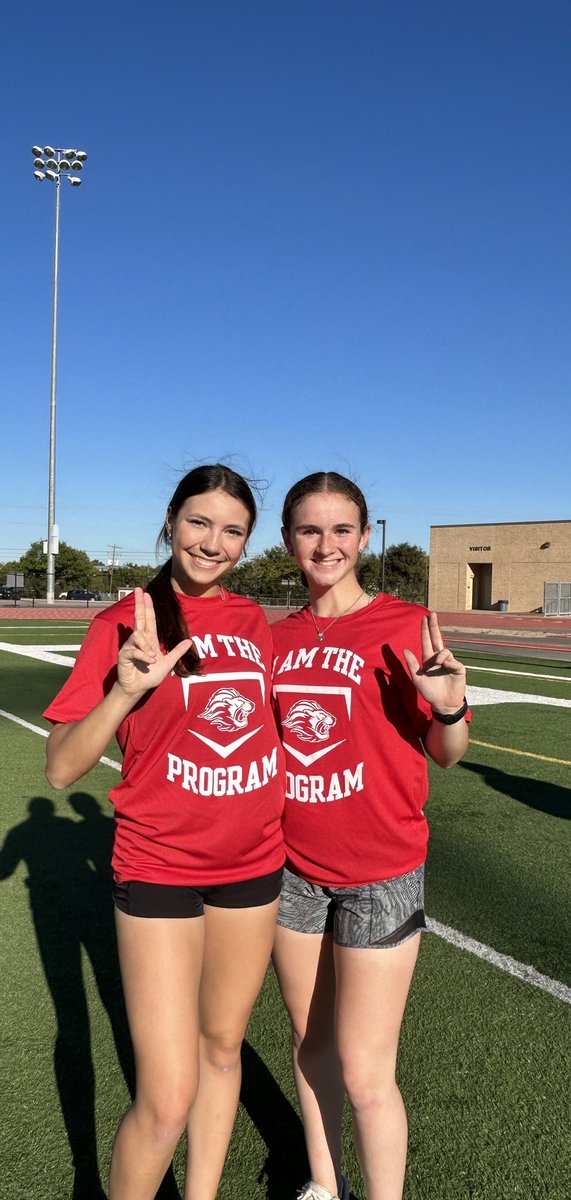 LeanderSoftball's tweet image. 2 weeks of “I am the program” leaders! These young women lead incredibly well! @LHS_principal20 @LeanderHS @CoachPrice03